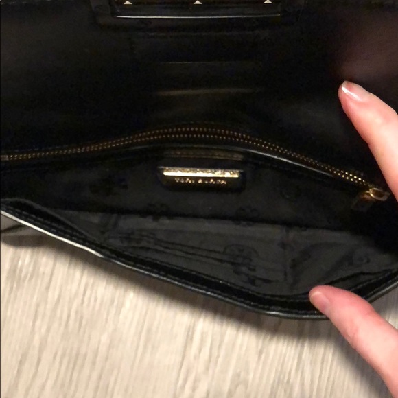 Tory Burch clutch - Picture 5 of 8